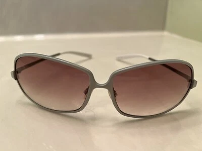 Женские солнцезащитные очки в светло-серой оправе Oliver People  - Изображение 1 из 4