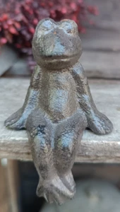 ❤ Hübscher kleiner Kantenhocker Frosch aus Gusseisen Vintage Garten Teich 1B - Bild 1 von 3