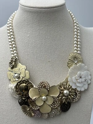 "Collar artesanal de madreperla de flores grandes 18"" de largo artesanal" Foto 1 de 4