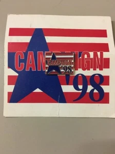 KAMPAGNE 98 EMAILLE PIN FLAGGE STERNE STREIFEN NEU  - Bild 1 von 4