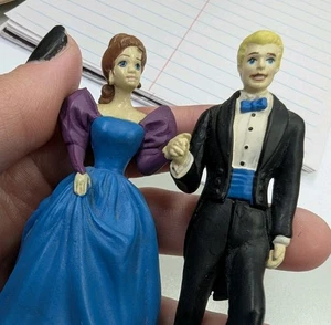 Muñeca de repuesto Mr. Christmas BARBIE 1995 HOLIDAY DANCE pareja para escaleras  - Imagen 1 de 10