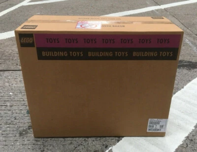 LEGO Star Wars Master Builder Series UCS Mos Eisley Cantina 75290 sin usar, en caja en mano Foto 1 de 4