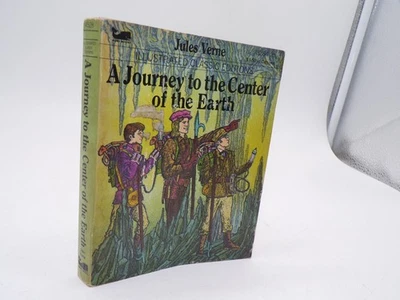 Book Illustrated Classic: A Journey to the Center of the Earth by Jules Verne Foto 1 de 4