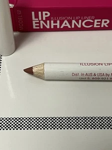 Model Co Lip Enhancer Illusion Lip Liner / Net Wt 0.7 G / .02 Oz - Picture 1 of 7