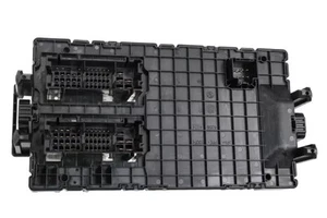 Genuine GM Fuse Block 25908815 - Picture 1 of 4