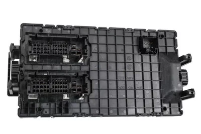 Genuine GM Fuse Block 25908815 - Image 1 of 4