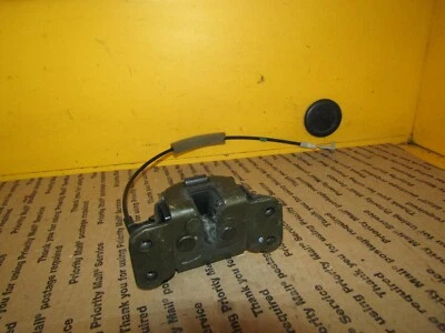 Mazda RX-8 2004-2008 OEM lado del pasajero trasero puerta inferior pestillo 04 05 06 07 08 Foto 1 de 3