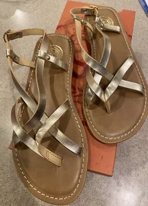 Women's SO Authentic American Heritage Smores Gold Flat Sandals Size 7 New - Picture 1 of 5