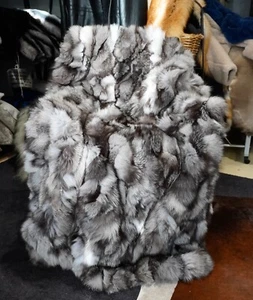 Totally Luxurious 1500mm x 1000mm Arctic Fox Fur Throw - Naturally Beautiful - Picture 1 of 9