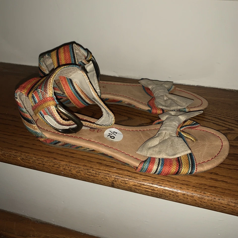 Sandalias RAMPAGE con tirantes Huipil Azteca Arco Iris Rayas y Lazo QUERIDO 8.5 ❤️tb72 Foto 1 de 4