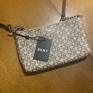 DKNY Womens Cross Body Handbag. Bnwt - Picture 1 of 3