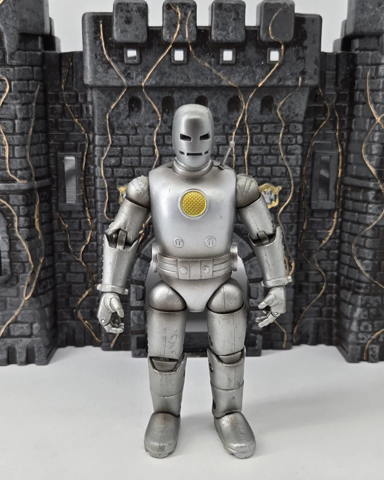 Figura de acción Marvel Legends Avengers Iron Man MK I 6" Mojo Wave sin BAF  Foto 1 de 4