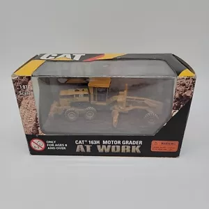 Norscot - CAT 163H Motor Grader - At Work - 1:87 Scale Die-Cast #55437 2008 - Picture 1 of 12