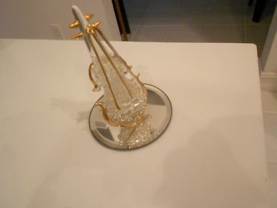 GLASS CELLO/VIOLA ON GLASS BASE 4" TALL - Image 1 of 4