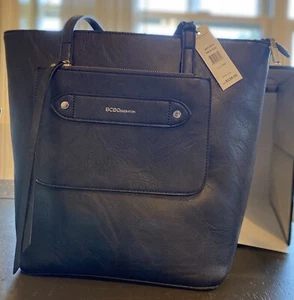 BCBG Borsa a tracolla nuova con etichette BCBGeneration Bryn BGP18306 Navy - Foto 1 di 17