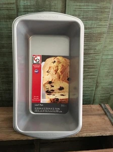 New Chefs Quarters Wilton Professional Non Stick, Easy Clean Bread Loaf Pan - Picture 1 of 1