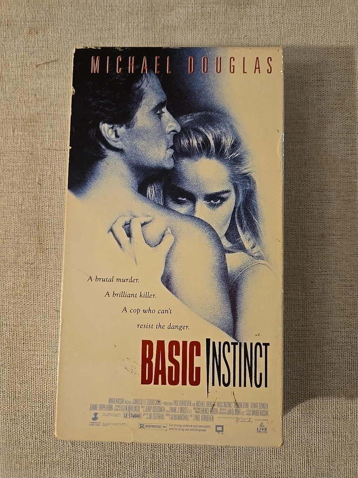 Basic Instinct (VHS, 1992) - Image 1 of 3