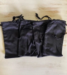 4x SACCHETTI MORBIDI PER OCCHIALI CON COULISSE, SOLE, LETTURA IDEALI PER VIAGGI 18 X 9 CM - Foto 1 di 2