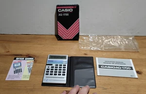 Calculadora Casio AQ-1700 de colección hecha en Japón - en caja - baterías nuevas utilería/decoración - Imagen 1 de 21