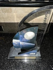 UNITED SPACE ALLIANCE USA MITARBEITER DES MONATS AWARD DESK PRÄSENTATION 2008 - Bild 1 von 12