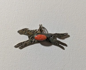 STERLINGSILBER INDIANER SW SW STACHELIGE AUSTER SPRINGENDES PFERD ANHÄNGER .925 - Bild 1 von 4