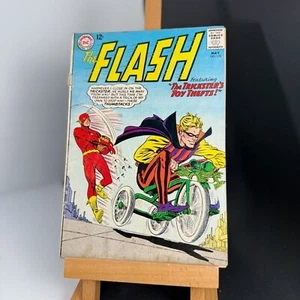 Vintage 1965 DC Comics The Flash #152 The Trickster's Toy Thefts Comic Book VG - Picture 1 of 3