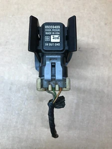 2004 Chevrolet Impala 3.8L MAP manifold pressure sensor PCV valve housing - Picture 1 of 23