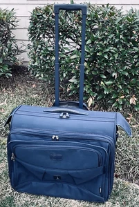 VGUC Travelpro Crew4 Garment Bag/Suitcase, Wheels, Luggage, Style #71340093115 - Picture 1 of 20