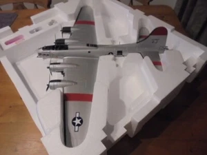 FRANKLIN MINT ARMOUR B11B635 1/48 B-17G FLYING FORTRESS "CAROLINA MOON" USAAF 44 - Foto 1 di 11