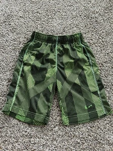 NIKE SHORTS sz XS Boys Youth Dri Fit Fly Knurling Printed  Black Green W24 - Picture 1 of 4