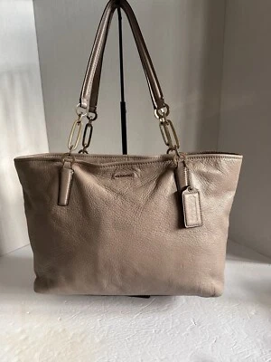 Bolso de Mano Coach 26769 Tote Madison East West Gris Claro Cuero Guijarro Foto 1 de 4