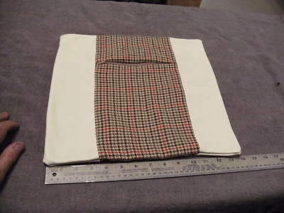 Funda de almohada decorativa de cuero y tela blanca con acento hecha a medida, sin usar Foto 1 de 4