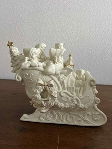 Christmas Sleigh Figurine Carolers & Tree Gold Trim Holiday Unmarked Cream - Picture 1 of 5
