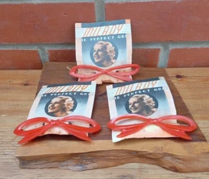 3 x Vintage Milady 1940s / 1950s Celluloid / Plastic Red Bow Hair Clips Unused - Picture 1 of 22