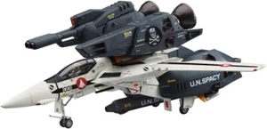 Hasegawa MC03 1/48 Macross VF-1S/A Strike/Super Valkyrie Skull Squad Model Kit - Picture 1 of 7