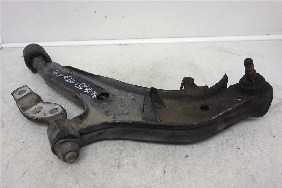 Brazo de control inferior del conductor delantero izquierdo Infiniti I30 96 97 98 99 54501-39U10 Foto 1 de 4