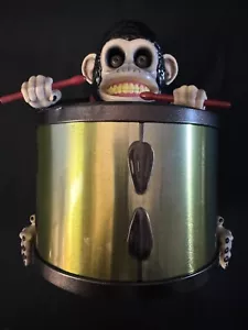 Osgood Perkins signiert The Monkey Popcorn Eimer mit Beckett Echtheitszertifikat - Bild 1 von 5