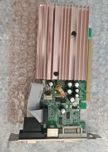 CLUB3D CGNX-GS846 graphics card GDDR2 GeForce 8400GS 256MB, GDDR2, 64Bit, PCI-E - Picture 1 of 3