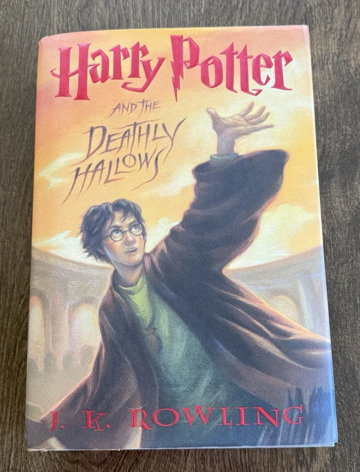 Harry Potter and the Deathly Hallows J K Rowling 1st Edition 2007 H/C D/J - Image 1 of 4