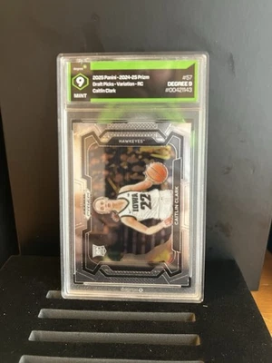 2024-25 Panini Prizm Caitlin Clark Draft Picks Variation RC DEGREE 9 - Image 1 of 4