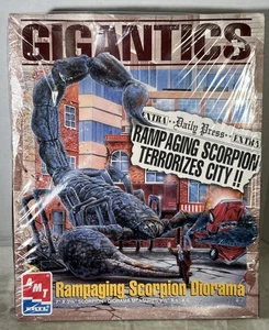 AMT ERTL Gigantics Rampaging Scorpion Diorama SEALED Kit #8390 1996 - Bild 1 von 9