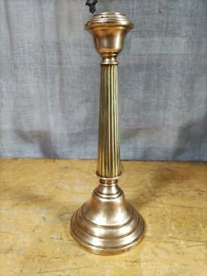 ANCIEN BOUGEOIR EN BRONZE - Photo 1/4