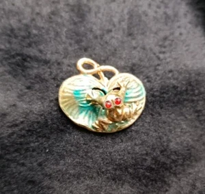 Frog On Lilypad Red Rhinestone Eyes  Vintage Brooch Pin Unsigned - Picture 1 of 5