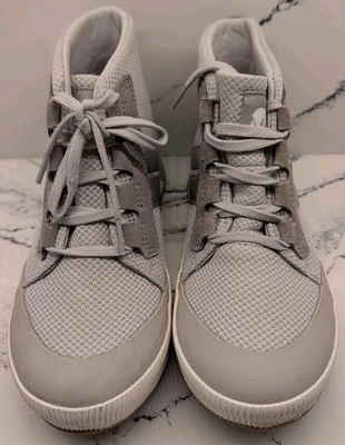 Women's Sorel Out N About III Mid Sneaker Boots Moonstone/Sea Salt Sz 7 - Image 1 of 4