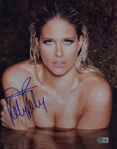 *TOPLESS* WWE WWF NXT KELLY KELLY SIGNED 11x14 BECKETT AUTO - Picture 1 of 1