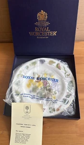 ROYAL WORCESTER - ROYAL HORTICULTURAL SOCIETY PLATE NO.5 1996 SPRING FLOWERS - Picture 1 of 4