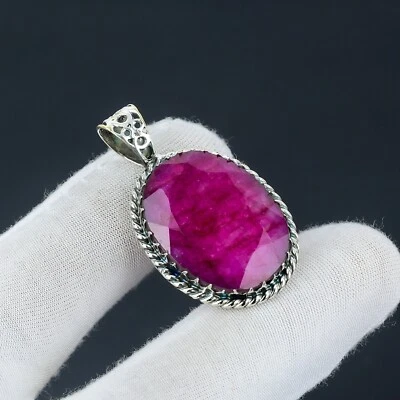 Kashmir Rubino Lab-Created Gemma Mano 925 Sterling Argento Ciondolo Gioielli - Immagine 1 di 4