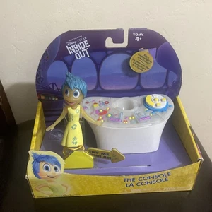 Disney Pixar Inside Out Konsole Spielset mit Joy Figur Tomy beleuchtet Hauptquartier - Bild 1 von 3