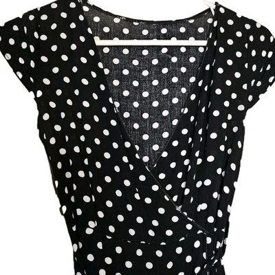 Vestido envolvente a lunares blanco negro manga gorra cuello en V lazo cintura talla pequeña retro... Foto 1 de 4