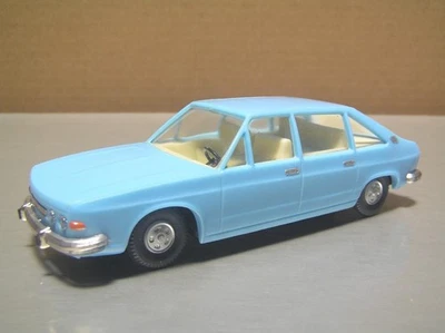 KDN Mini Auto Tatra 613 Cupé Azul Claro Escala 1/43 Plástico Casi Nuevo+ Estado Foto 1 de 4